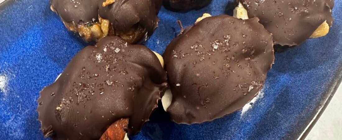 Date ‘snickers’ bites